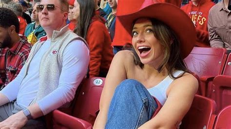 tabitha swatosh|How this Kansas City Chiefs fan became a TikTok。